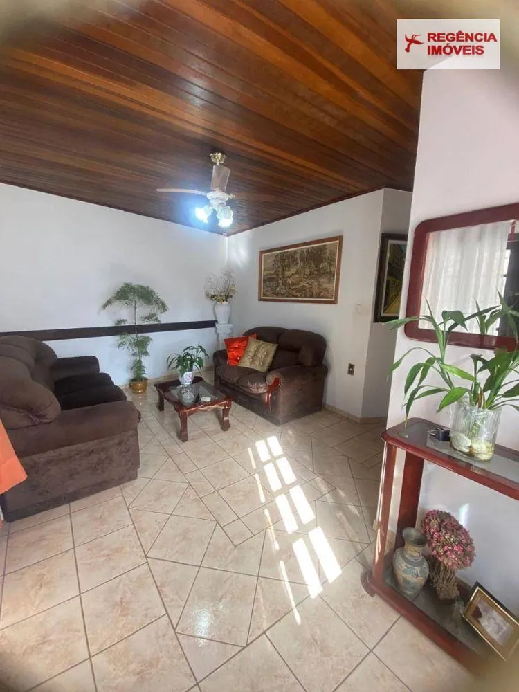 Casa, 3 quartos, 230 m² - Foto 12