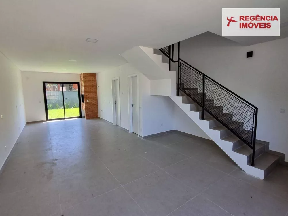 Casa à venda com 3 quartos, 96m² - Foto 4