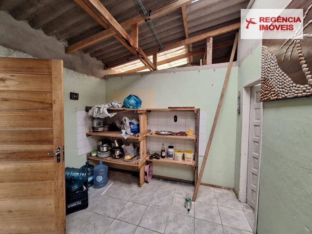 Casa à venda com 7 quartos, 203m² - Foto 18