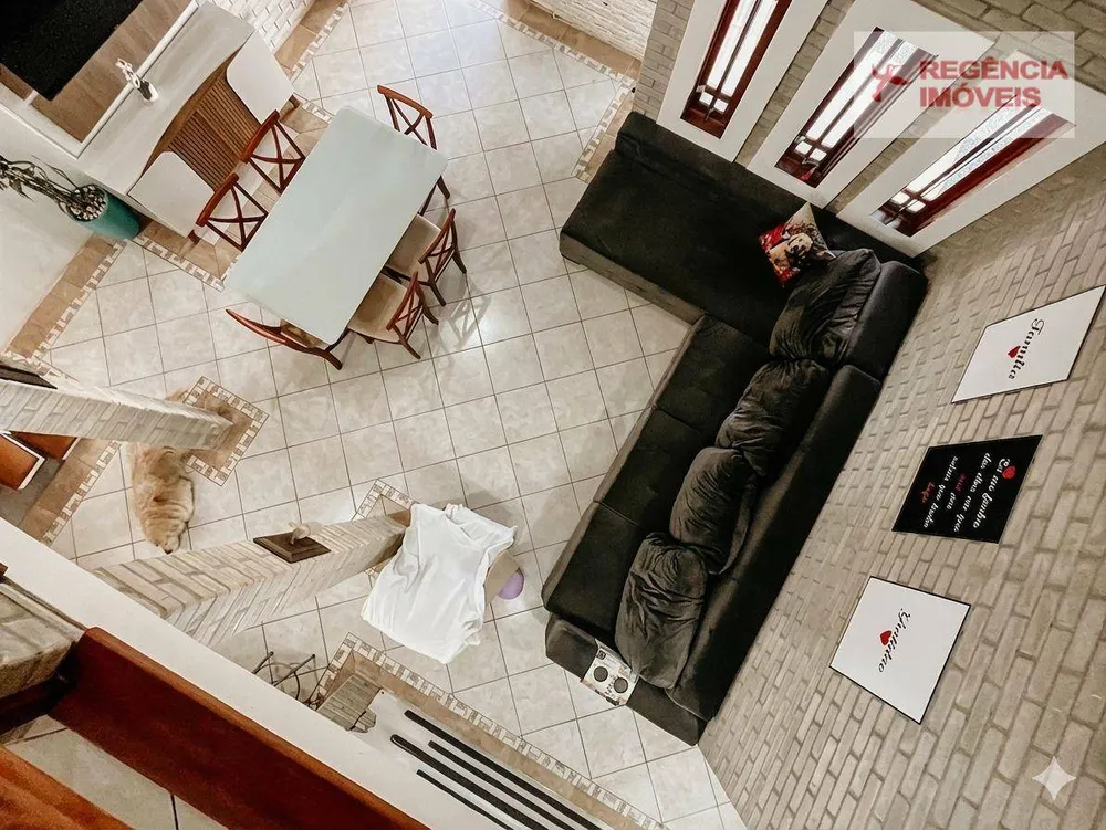 Casa, 4 quartos, 240 m² - Foto 2