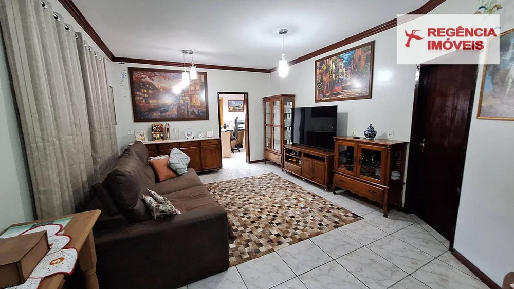 Casa, 4 quartos, 273 m² - Foto 1