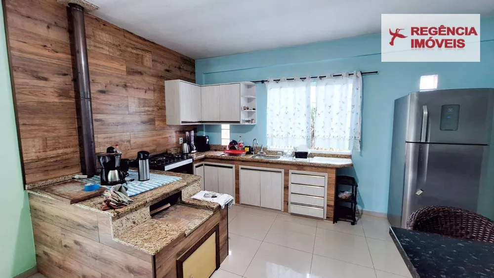 Casa, 3 quartos, 202 m² - Foto 2