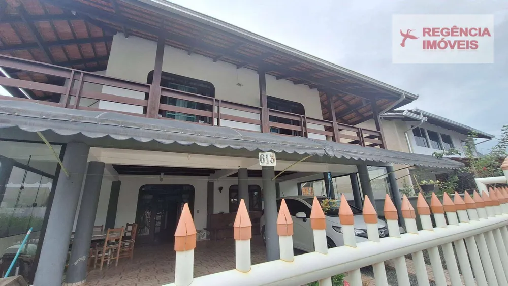 Casa, 4 quartos, 183 m² - Foto 1