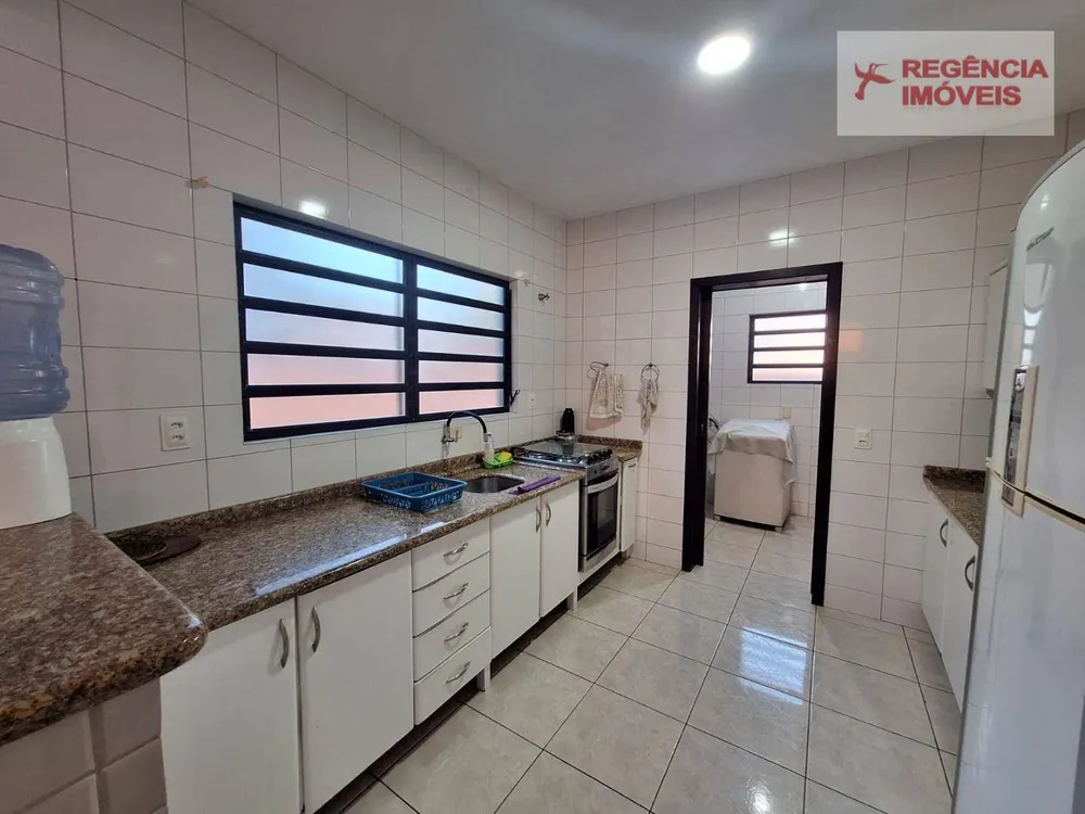 Casa, 4 quartos, 240 m² - Foto 12