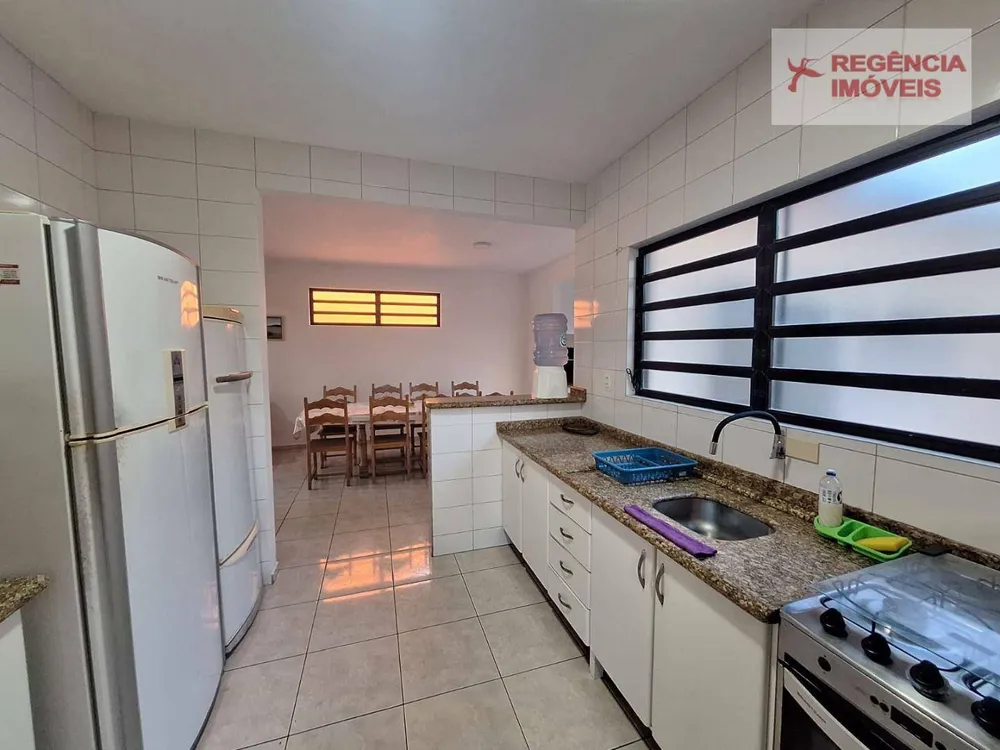 Casa, 4 quartos, 240 m² - Foto 11