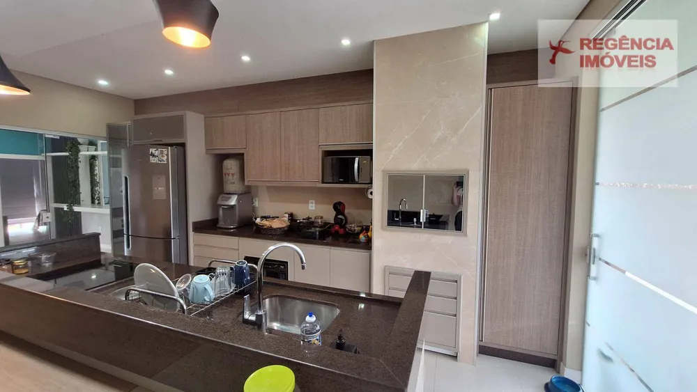 Casa, 3 quartos, 250 m² - Foto 2