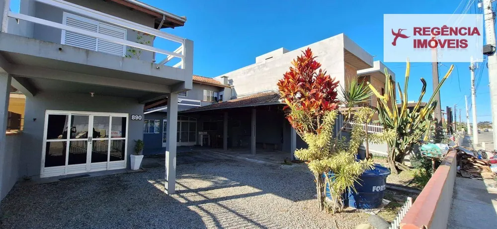 Casa, 6 quartos, 238 m² - Foto 1