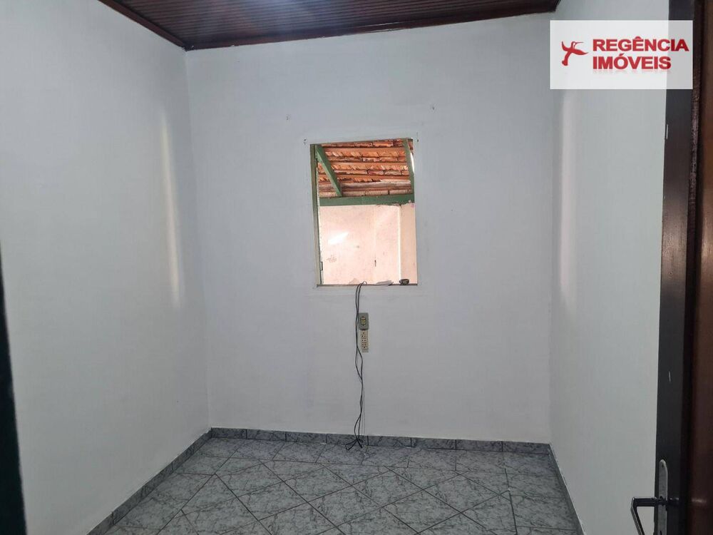 Casa à venda com 4 quartos, 150m² - Foto 2