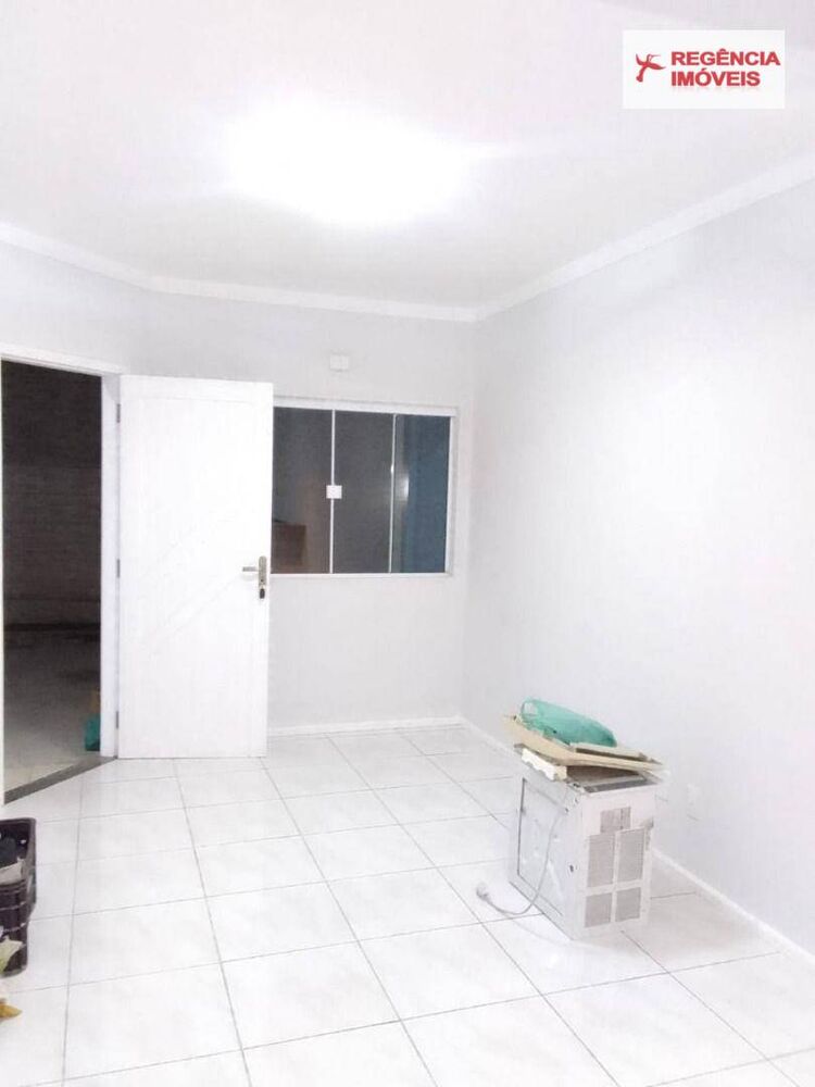Casa para alugar com 3 quartos, 85m² - Foto 1