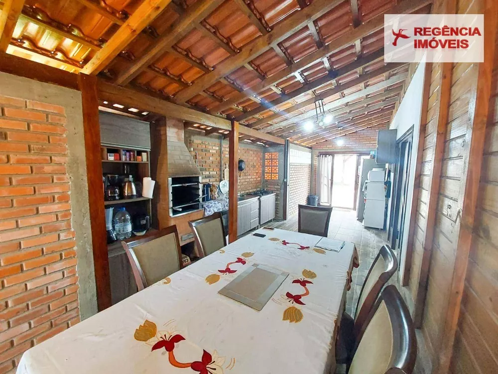 Casa à venda com 4 quartos, 170m² - Foto 1