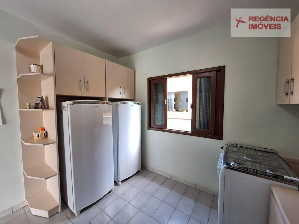 Casa, 8 quartos, 295 m² - Foto 3