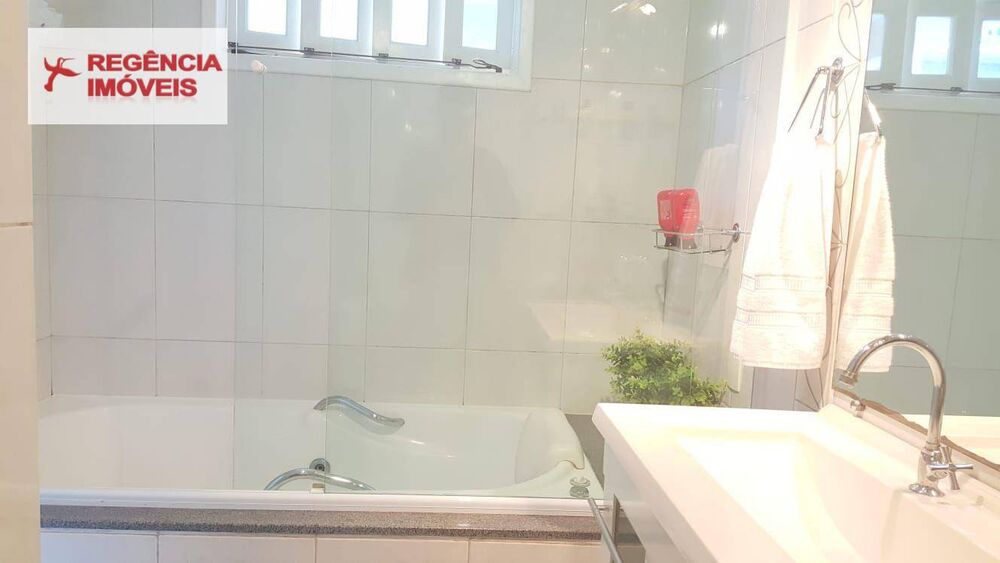 Casa, 4 quartos, 242 m² - Foto 2