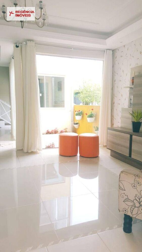 Casa, 4 quartos, 242 m² - Foto 1