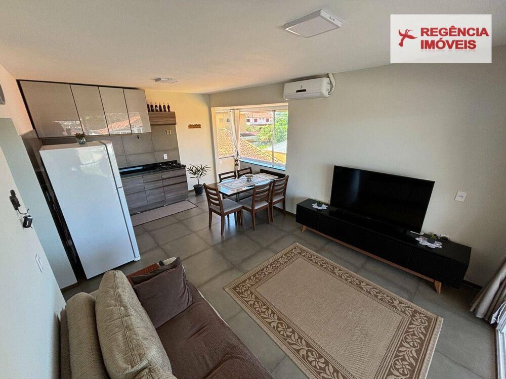 Casa, 4 quartos, 240 m² - Foto 2