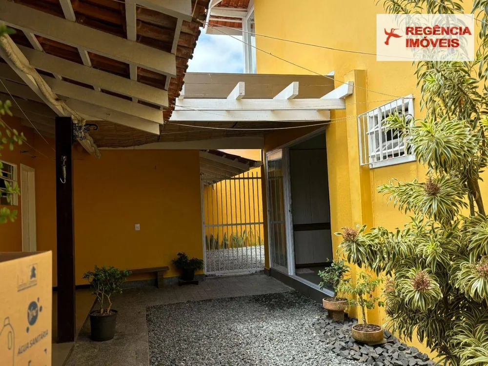 Casa, 4 quartos, 240 m² - Foto 6