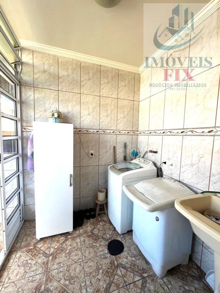 Casa, 4 quartos, 258 m² - Foto 3