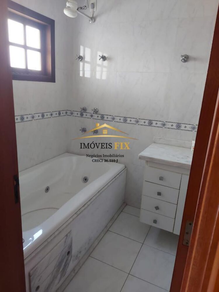Casa, 3 quartos, 226 m² - Foto 13