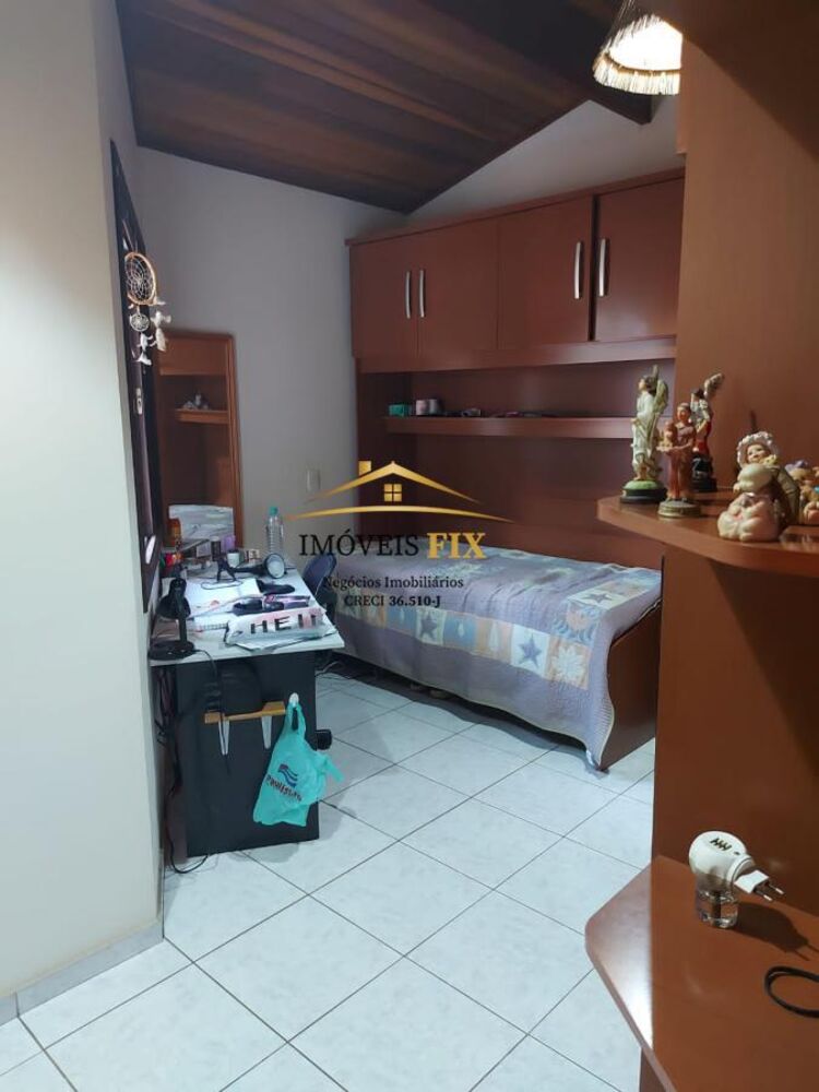 Casa, 3 quartos, 226 m² - Foto 2