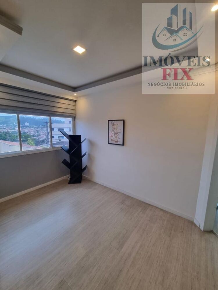 Casa para alugar com 4 quartos, 285m² - Foto 7