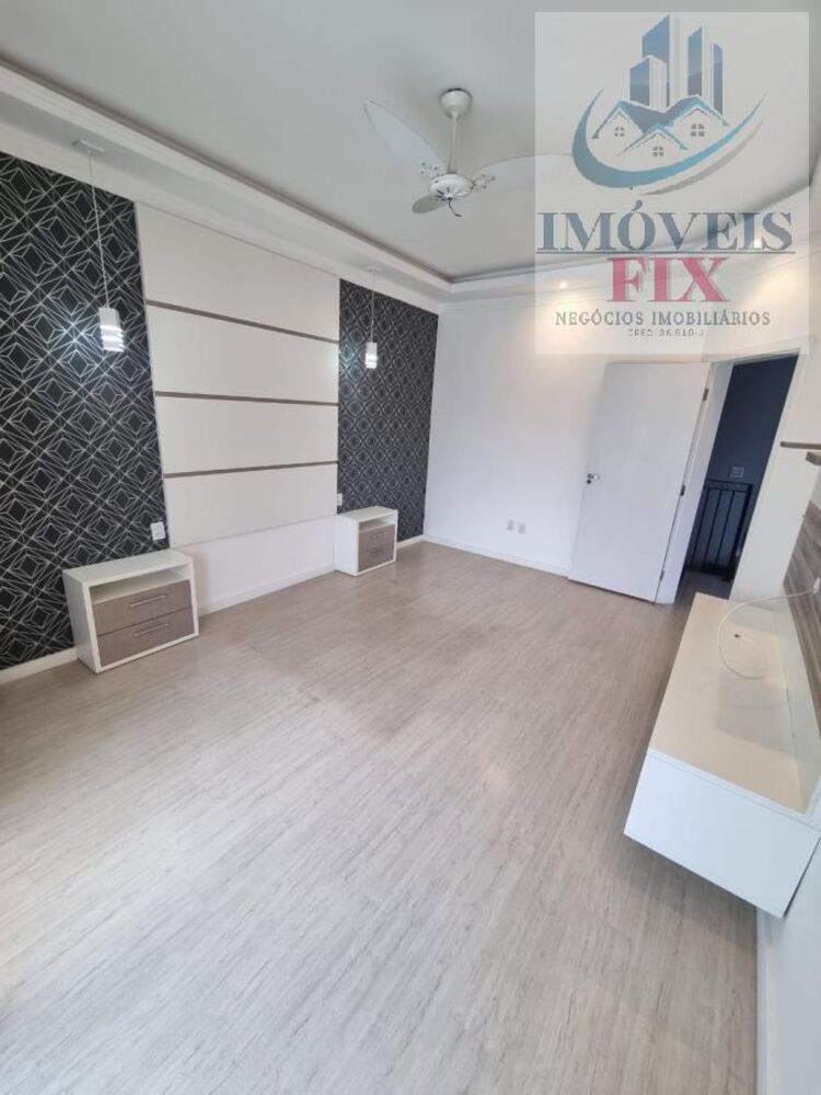 Casa para alugar com 4 quartos, 285m² - Foto 2
