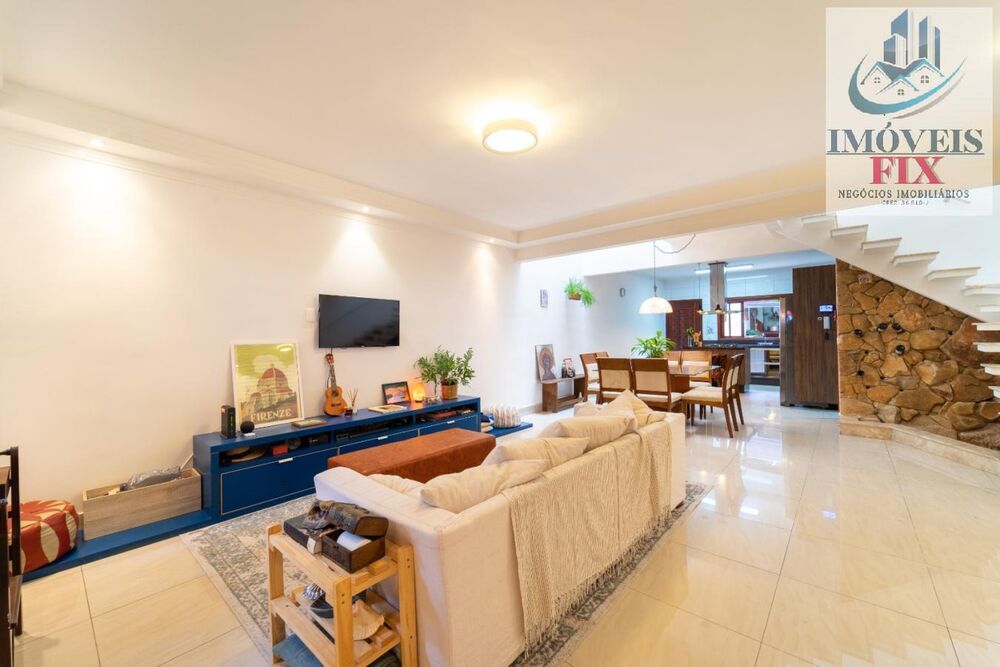 Casa, 2 quartos, 230 m² - Foto 1