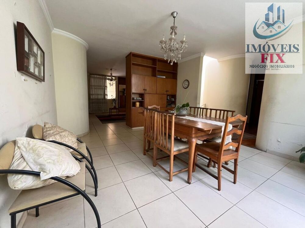 Casa à venda com 5 quartos, 376m² - Foto 3