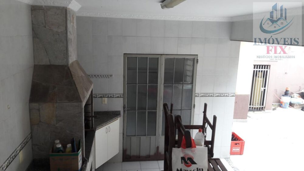 Casa, 4 quartos, 198 m² - Foto 2