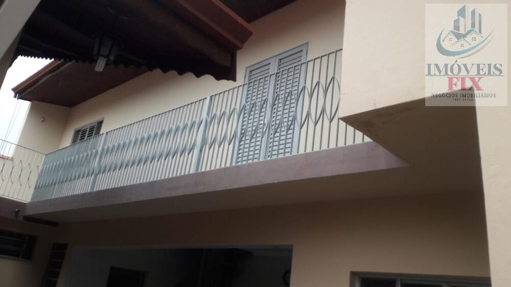 Casa, 4 quartos, 198 m² - Foto 1