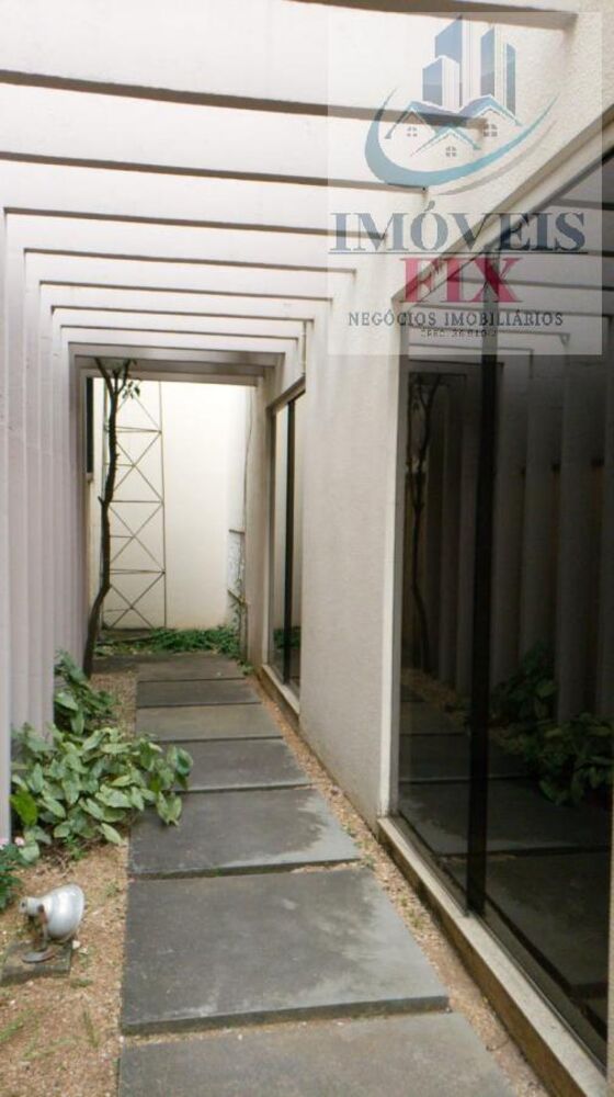 Casa para alugar com 5 quartos, 322m² - Foto 1