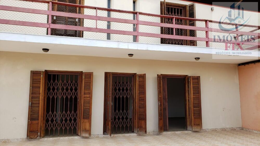 Casa para alugar com 5 quartos, 322m² - Foto 6
