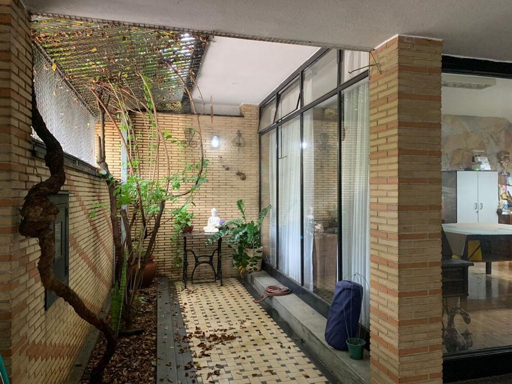 Casa à venda com 3 quartos, 255m² - Foto 1