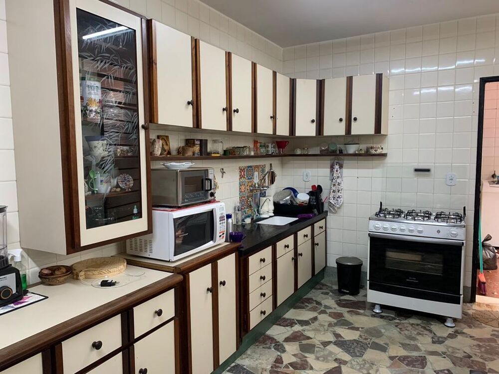 Casa à venda com 3 quartos, 255m² - Foto 2