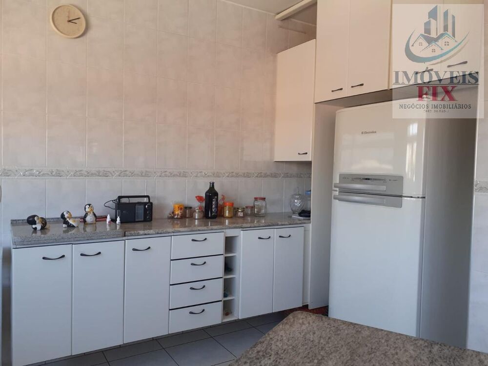 Casa, 3 quartos, 233 m² - Foto 1