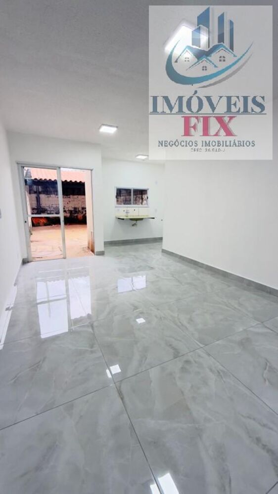 Casa à venda com 3 quartos, 58m² - Foto 1