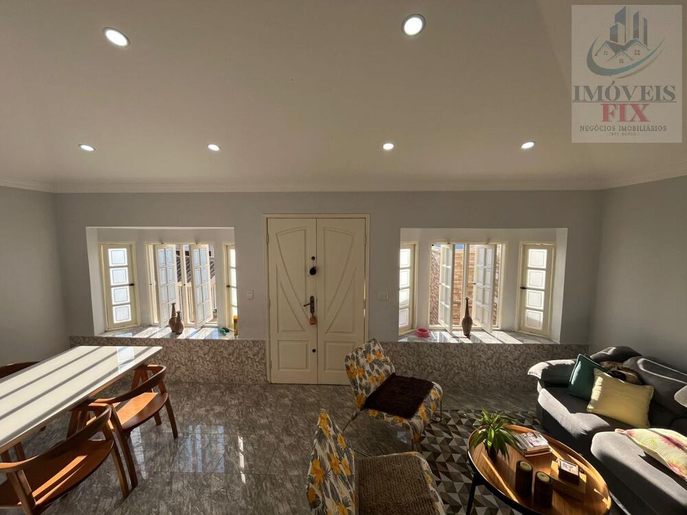 Casa, 3 quartos, 270 m² - Foto 1