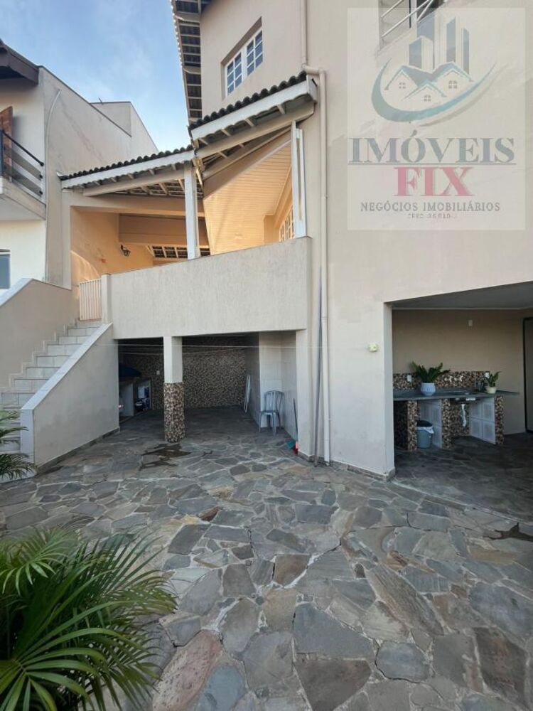 Casa, 3 quartos, 270 m² - Foto 2