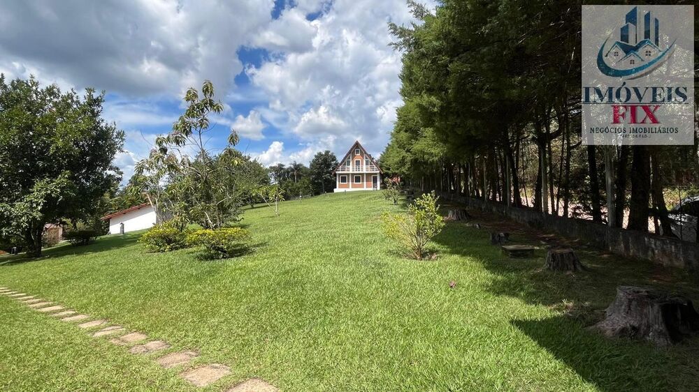 Chácara à venda com 4 quartos, 222m² - Foto 1