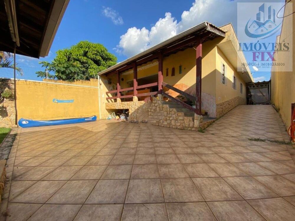 Casa à venda com 3 quartos, 118m² - Foto 1