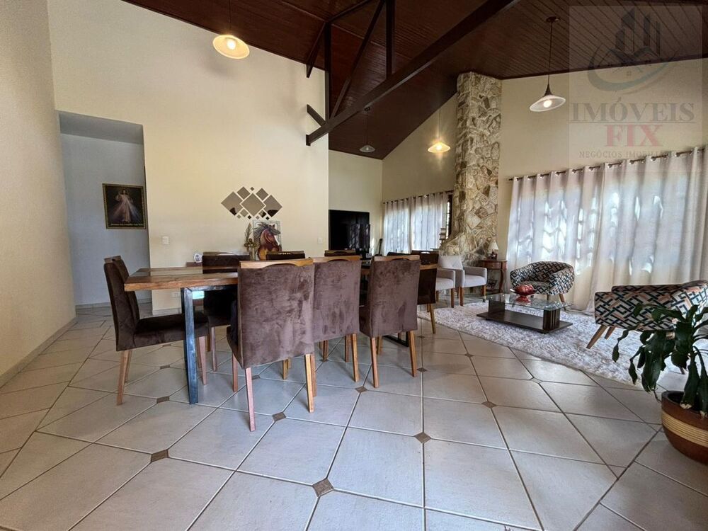Chácara, 3 quartos, 750 m² - Foto 1