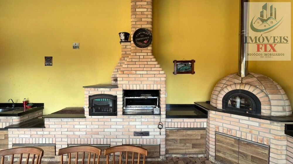 Chácara à venda com 3 quartos, 295m² - Foto 1