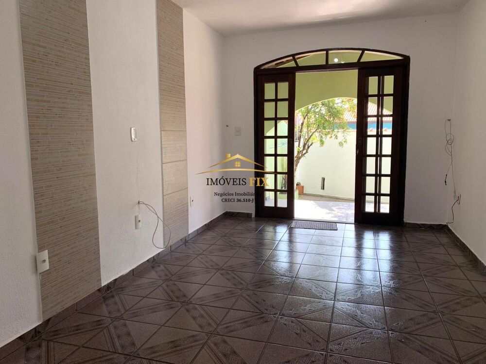 Casa à venda com 4 quartos, 360m² - Foto 3