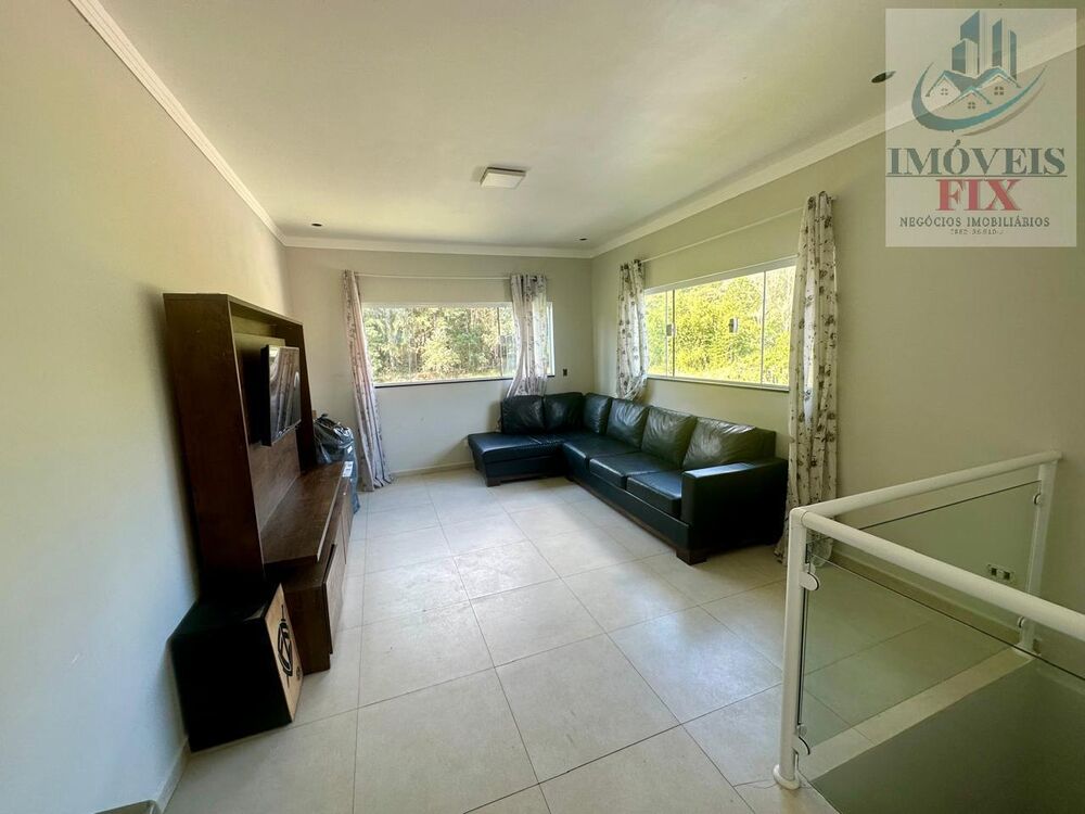 Chácara à venda com 3 quartos, 199m² - Foto 2