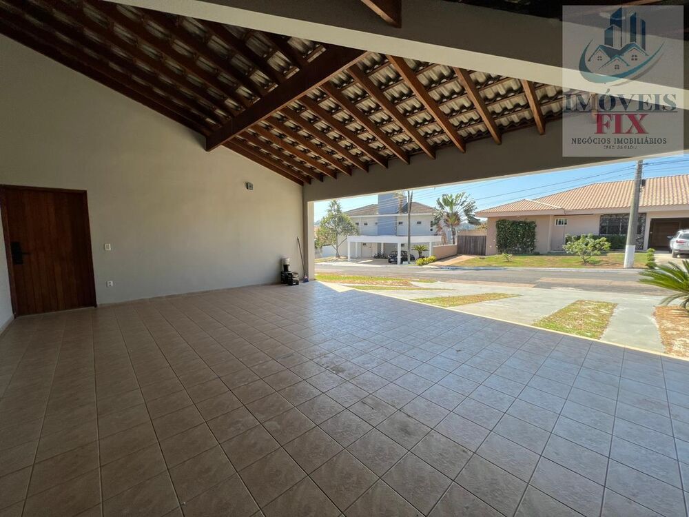 Casa de Condomínio à venda com 4 quartos, 400m² - Foto 3