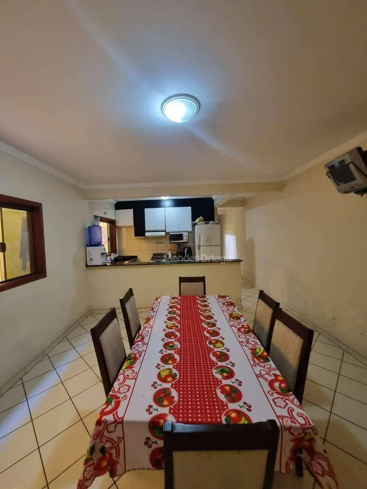Casa, 3 quartos, 230 m² - Foto 2