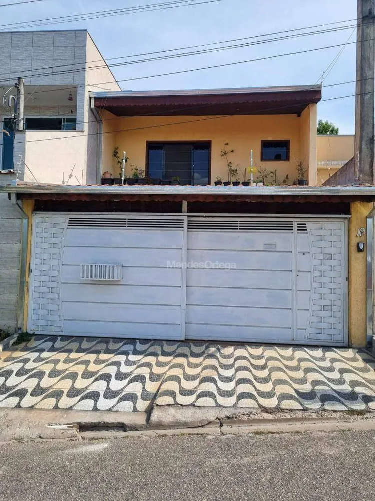 Casa, 3 quartos, 230 m² - Foto 1