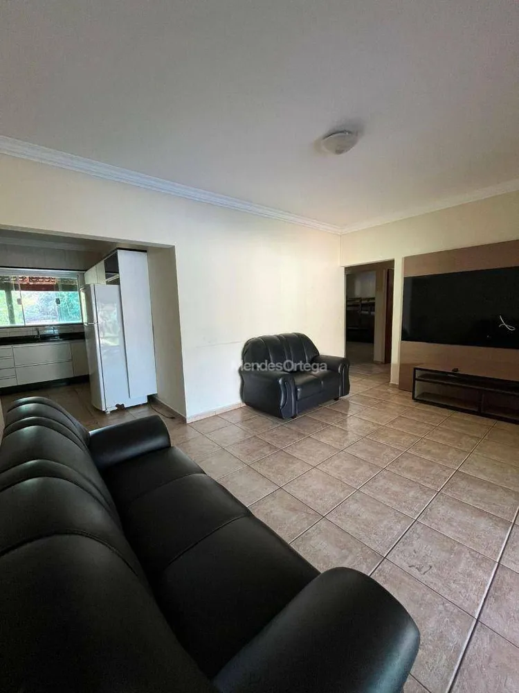 Chácara, 3 quartos, 3370 m² - Foto 6
