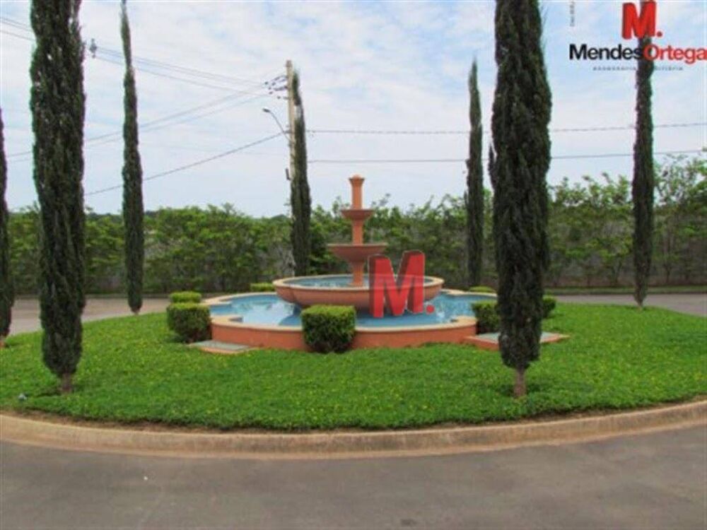 Loteamento e Condomínio, 1000 m² - Foto 1
