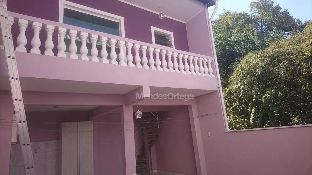 Casa à venda com 2 quartos, 189m² - Foto 2