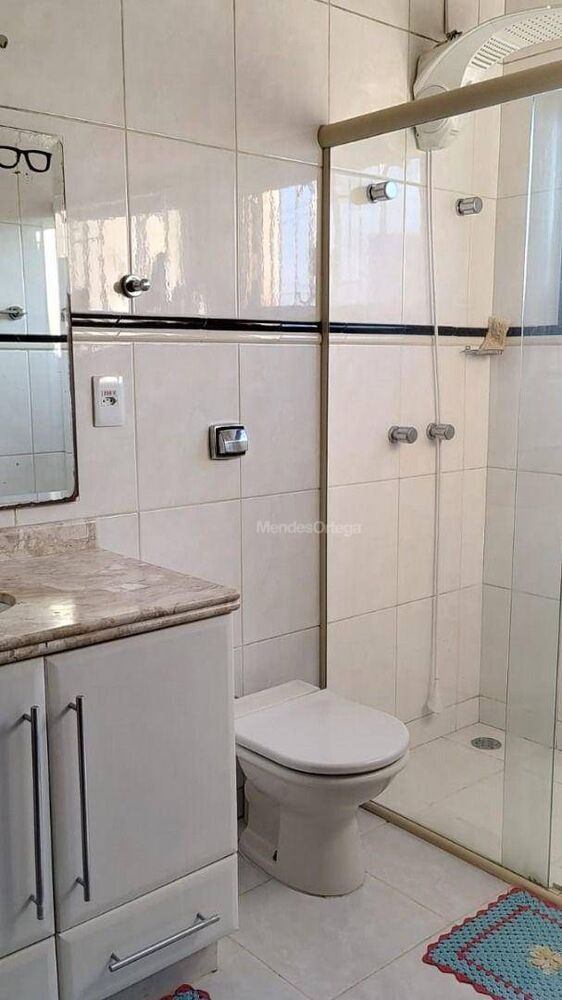 Casa à venda com 3 quartos, 270m² - Foto 1
