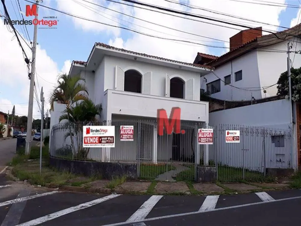 Casa, 3 quartos, 233 m² - Foto 1